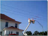 84_lifting_more_wires_at_the_corner.jpg